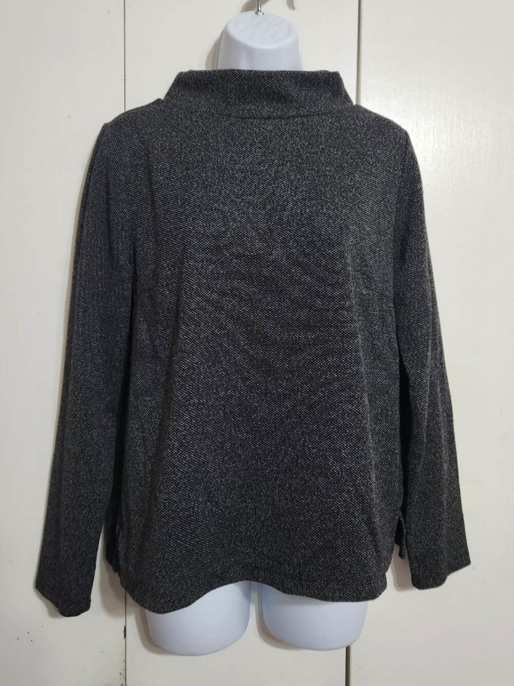 Banana Republic Factory Medium M Black White Textured Knit Funnel Neck Top